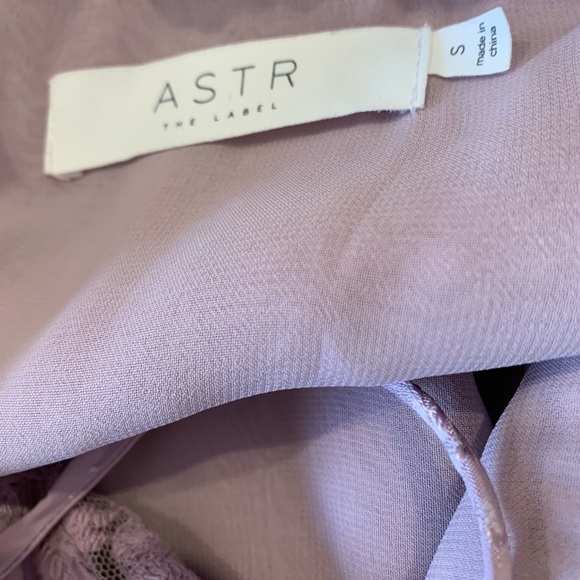ASTR slip dress in lilac - Picture 3 of 8